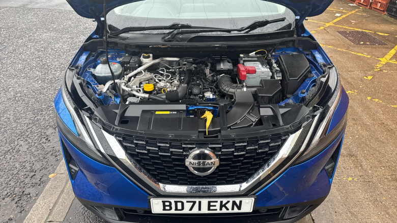 Nissan Qashqai 1.3 DiG-T MH N-Connecta 5dr Petrol Hatchback